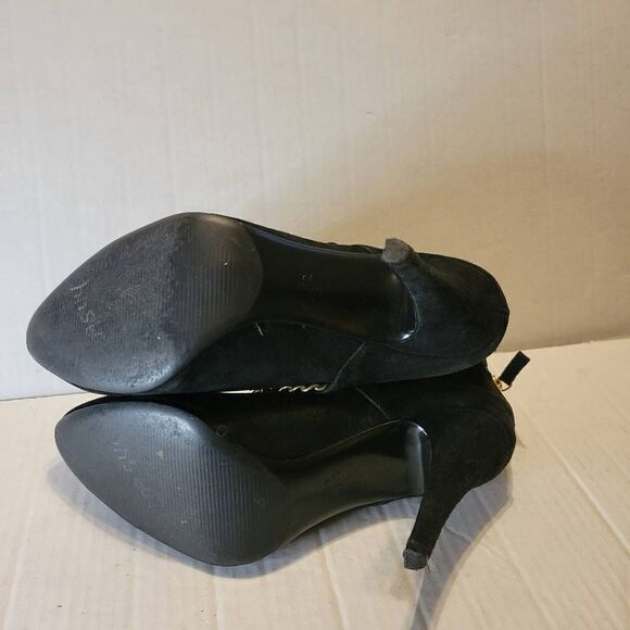 B Makowsky Black Suede Pull on Heeled Ankle Boots Size 9M - Picture 7 of 13